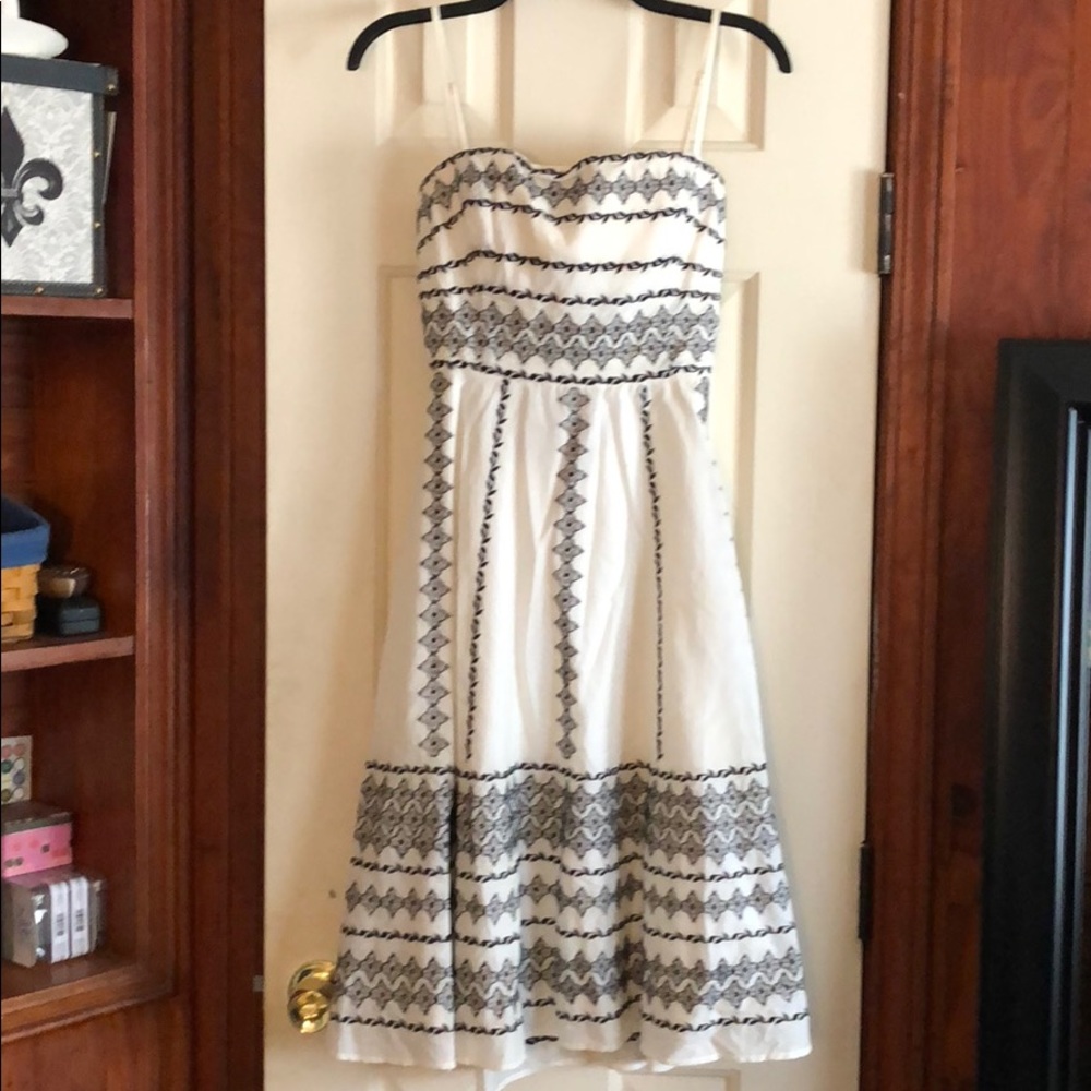 BCBG Maxazria Embroidered detail dress